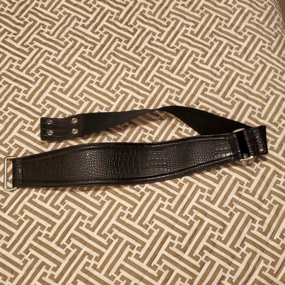 Black vegan leather/stretch belt